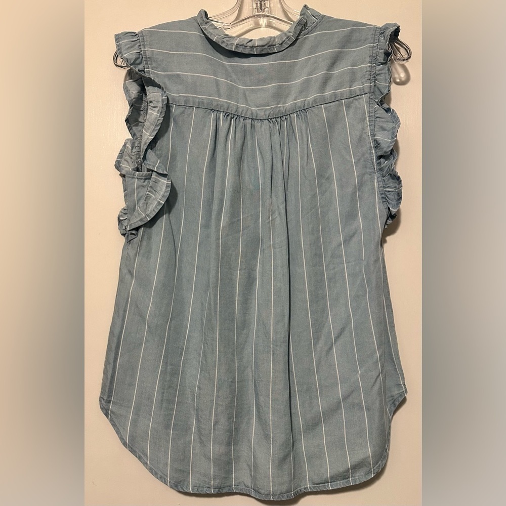 NWT Cupio chambray sleeveless button up blouse size S - Picture 3 of 10